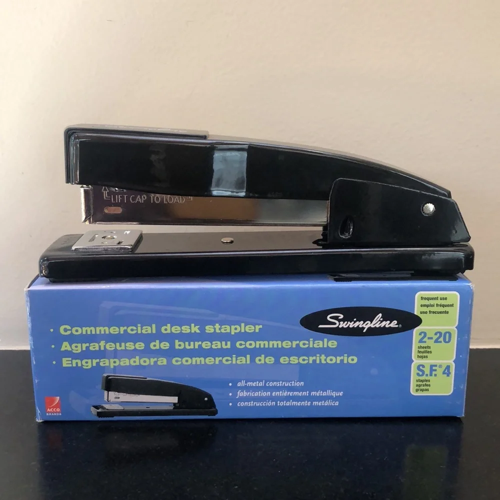 Swingline Commerical Desk Stapler Black 44401(ACCO Brands)- NWT/ New In Box